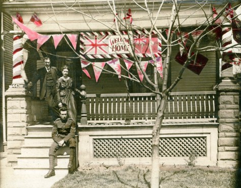 Herb Smith (seated) returning home to Hamilton from WWI