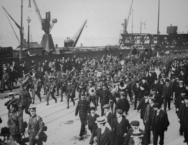 02069O - Arrival in London